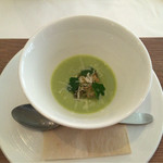 【キャベツのプチポタージュ】素材・調理具合とオリジナリティを感じる一品。