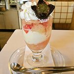 フルーツパーラーフクナガ - 桃パフェ