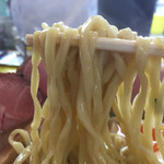 俺のラーメン あっぱれ屋 - こくまろ塩チャーシューメン 大盛 麺リフト