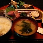 Shokusai Izakaya Nadaya - 朝どれ刺身定食