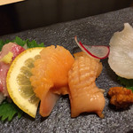 味あら井 - 地元中津でとれた赤貝、鯨の尾の身、本ミルガイ