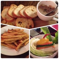 渋谷アチェーゾ - レバーペースト、スパイシーポテト、バーニャカウダの野菜