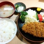 栄屋 - 上ロースかつ 1,600円（ご飯。味噌汁、新香付）