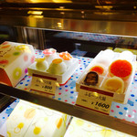 御素麺屋 - ぉ土産に フルーツ大福 ¥1,600-
      喜んでくれたかな~"((∩´ω`∩))"