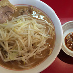 千里眼 - ラーメン麺半分 ヤサイ少な目 ニンニク別皿で 730円 