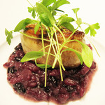 レザン ドール - 温かい前菜。
                                スコットランドのフォアグラと糸島産の黒米のリゾット。
                                