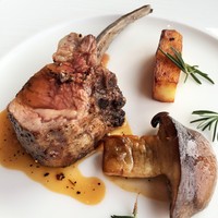 アルヴァ(アマン東京) - オーストラリア産仔羊背肉のカッチャトーラ風　新じゃが芋のロースト