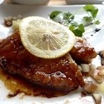 cacico - 甘美なまでのポークフリットりんごとバルサミコソースを添えて
