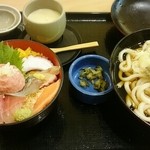 すし屋 銀蔵 - 海鮮チラシうどんセット880円