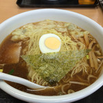 らーめんどんぐり - ワンタン麺大盛り、850円＋150円、ここからクーポン使用で、100円引き。大盛り分140グラムが、スープから顔を出しています(^ ^)