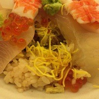 寿々家 岩槻本店 - ご飯がちらしです