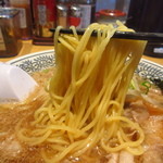 丸源ラーメン - 麺アップ