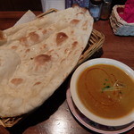 本場のインド料理 ラドウニ - ナンとチキンカレー（ディナーセット）