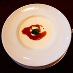 ビストロリュエル - 〈デザート〉紅茶のブランマンジュ　オレンジのカラメルソース