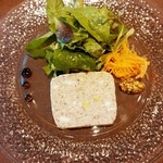 〈前菜〉パテ　ド　カンパーニュ