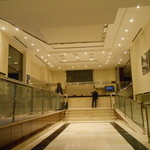 TRYP Madrid Alameda Aeropuerto Hotel - ロビー　　奥がフロント