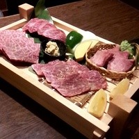 焼肉の龍園 小倉本店 - 熟成肉盛合せ