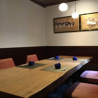堀ごたつ席（目の前で焼かない席）