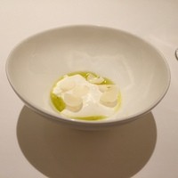 カンテサンス - ★8.5塩とオリーブオイルが主役　山羊乳のバヴァロワ　スペシャリテ