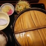 見晴屋 - 鍋焼うどん ごはん付き\1050