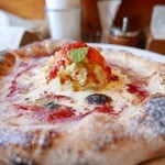 ウッデンシップ - 【苺のピッツァ・アイスのせ】◎2016/2