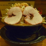 ラーメン 盛太郎 - ラーメン（大盛り、かため、野菜、背脂）