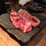 炭火焼肉・にくなべ屋 神戸びいどろ - 肉なべも食べたのですが写真撮り忘れ(￣O￣