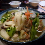 おやさい健究所 - 出汁の主役は野菜です！
      麺もコシがあるんです！