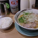 布施 細見商店 - 【2016.02.21】金の麦味噌ラーメンとライス小、本当はここに餃子4個あり