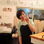 はい、ポーズ（掲載承諾済）