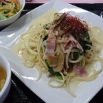 茨城ゴルフ倶楽部レストラン - 菜の花とアサリのクリームスパゲッティ　オニオンスープ　サラダ