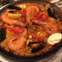 Bar Espanol LA BODEGA 大阪店 - 魚介のパエリア