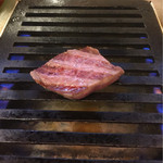 立喰い焼肉 治郎丸 - サーロイン 300円