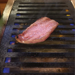 立喰い焼肉 治郎丸 - イチボ 290円