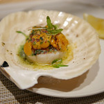 SUGALABO - 北海道産馬糞雲丹とホタテのソテー