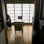 石臼挽き蕎麦 石づか - 店舗奥にはテーブル席が数卓（2016.Feb)