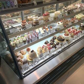 トシ・ヨロイヅカ_2