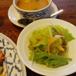 サイアム - サラダとトムヤムガイ