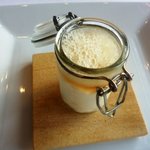 MAISON LAFITE - パースニップのムースとサーモン、カレー風味のソース 