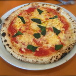 イタリア厨房 ベッラ・イタリア - マルゲリータピザ