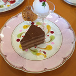 イタリア厨房 ベッラ・イタリア - チョコレートケーキと桃のジェラート
