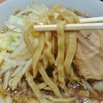らーめん  忍者 - 強力な平型極太麺！