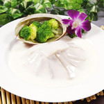 Boiled abalone in cream sauce