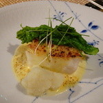 和モダンフレンチたかはし - 天然平目のグラチネ、サバイヨンソース、春野菜の天ぷらと菜花添え