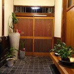 和モダンフレンチたかはし - 玄関(店内より臨む)