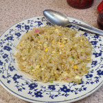 セットの焼き飯（小）。写真では分かり難いけど、平坦です。( ^^;