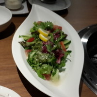 馬桜 下通り店 - 多分、ライスとセットで出てきたサラダ。