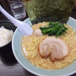 横浜家系ラーメン 魂心家 - ラーメン・大盛サービス・麺固め（魂心家の日500円）＋ライス（終日サービス）