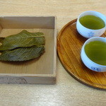 長命寺 桜もち - 2016.2お茶付きで300円だょ～♬
                                