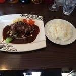 ビストロ ターボー - 豚バラ肉の赤ワイン煮